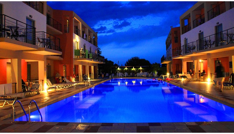 Sunrise Village, Крит